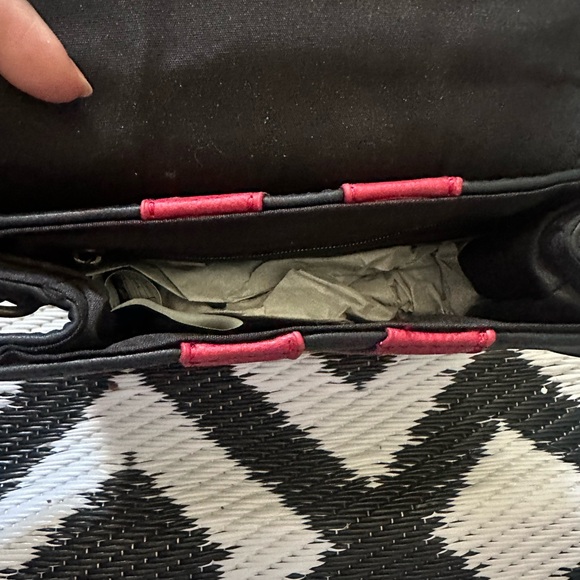 NWT Harry Potter Hogwarts Express Black and Red Crossbody Bag - Picture 4 of 6